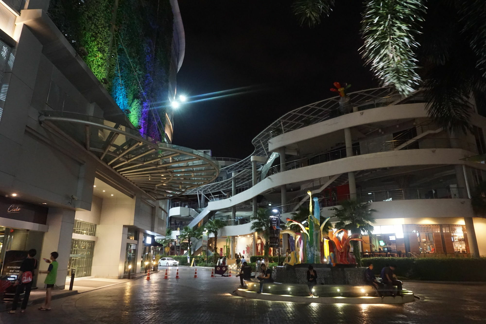 Moumou Hostel Bangkok Exterior photo